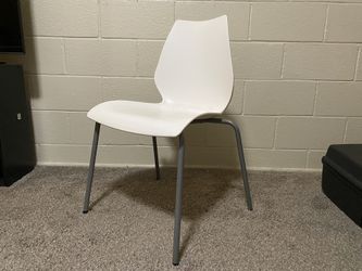 White Curvy Office Chair