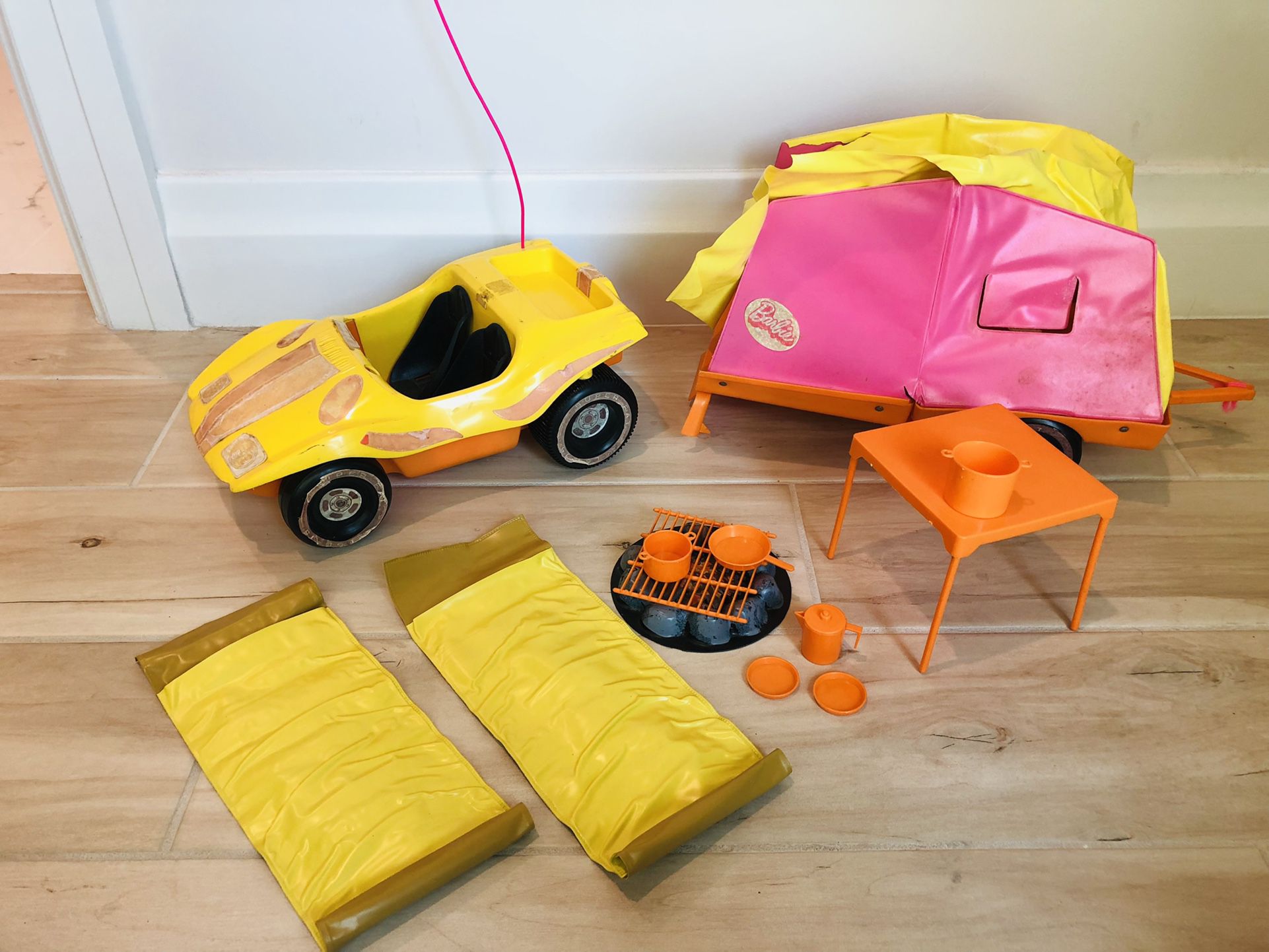 Nauw Ciro Beeldhouwer Vintage Barbie Goin' Camping Buggy/camper Set With All Accessories for Sale  in St. Petersburg, FL - OfferUp