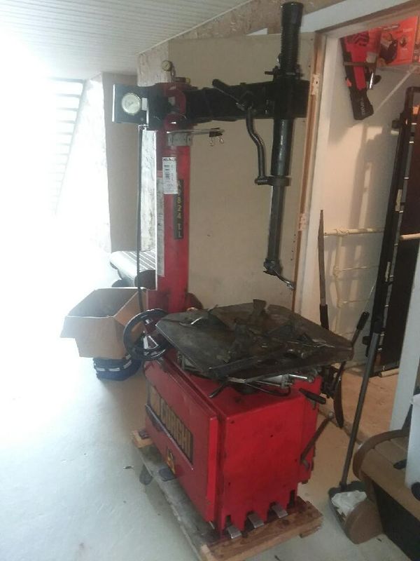 Air tire changer machine.. Melbourne area for Sale in Miami, FL OfferUp