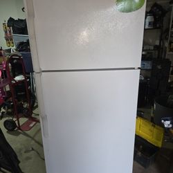 GE Refrigerator 