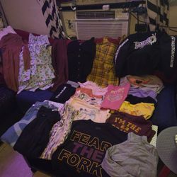 Womens / Young Adult / Teen Girl Clothes 