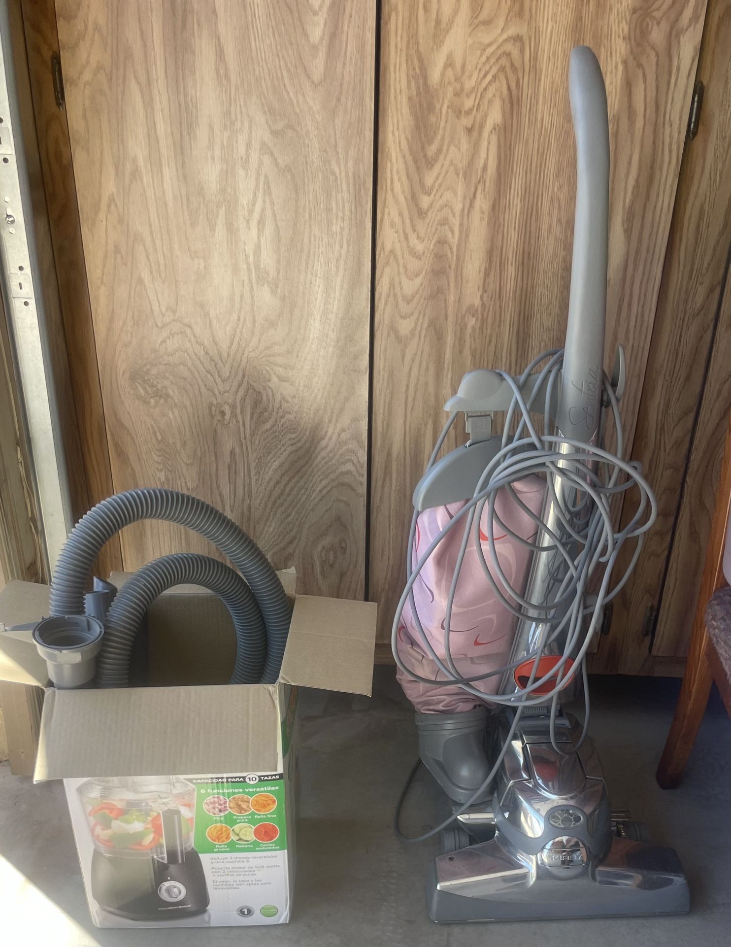 Kirby Vacuum/Shampooer Paid $2,800 For It But It Is An Older Model But Still Works Great. $200 Obo 