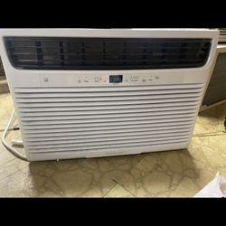 Air Conditioner 25,000 BTU