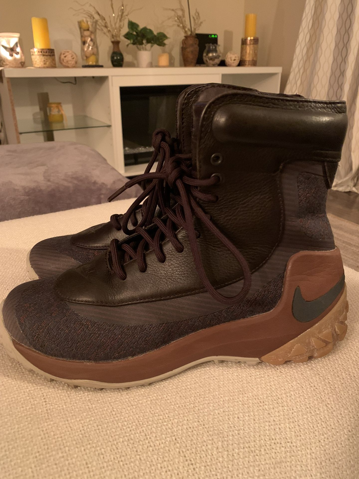 Womens Nike Training Combat boots size 7.5