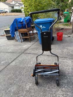 Friskars manual lawnmower