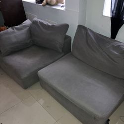 Cozy & Spacious 2-Piece Modular Couch - Must-Go Deal!