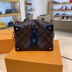 Louis Vuitton Backpack for Sale in Covina, CA - OfferUp
