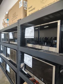 LG 2.0 Cu ft Smart Over the Range Microwave