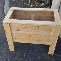 Raised planter
