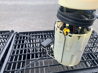 Nissan Maxima Fuel Pump ( used )