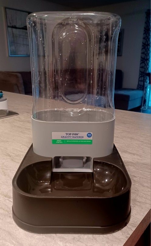 Water Gravity Dispenser For Dogs