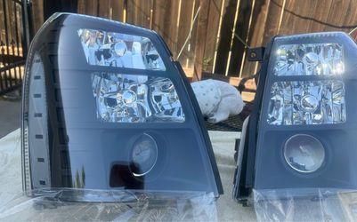 07-14 Cadillac Escalade Black Housing Clear Reflector Headlights