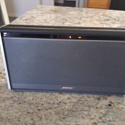 Bose SoundLink Bluetooth speaker excellent condition works perfect with charger $85 no more no less!!