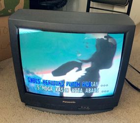 Panasonic CRT TV. No Remote.