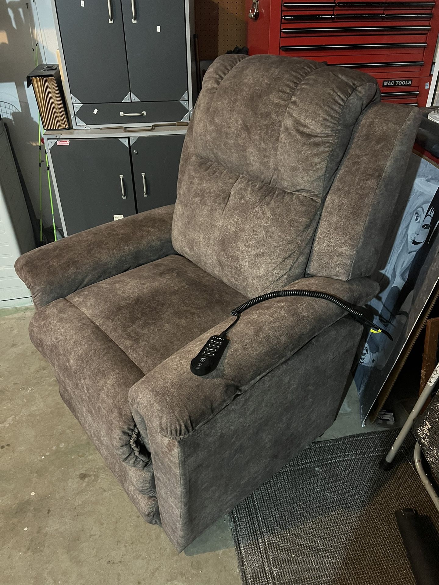 Lazyboy Style Recliner