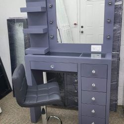 Vanitys Chair 