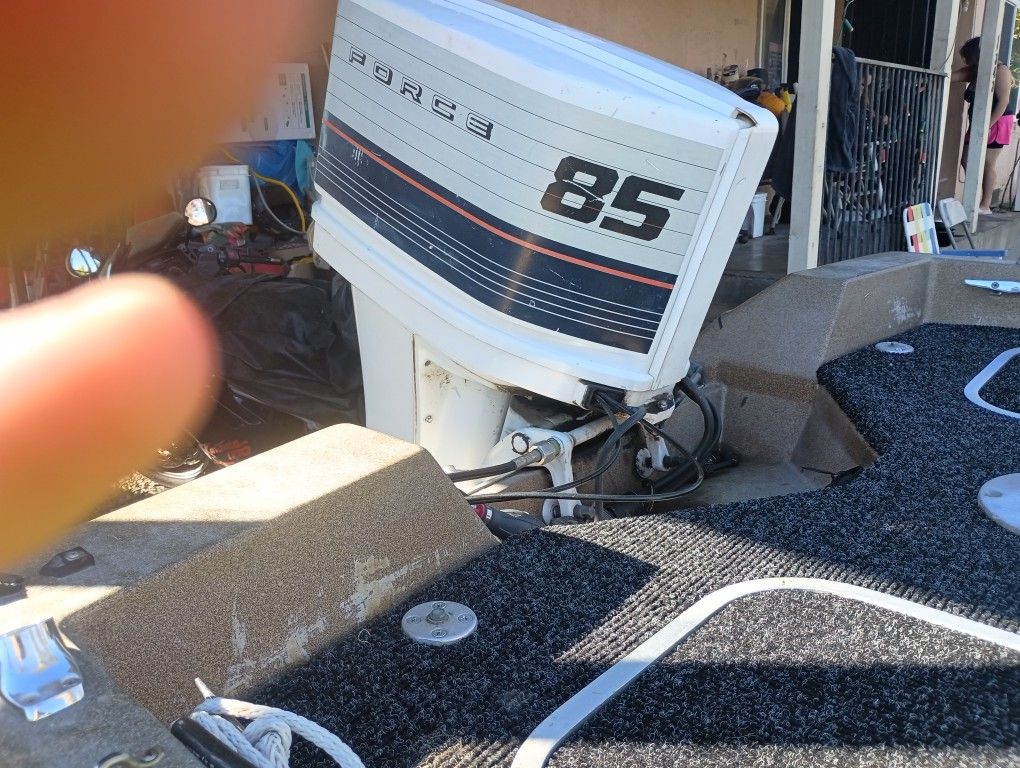 1985 Bayliner Trophy