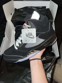 JORDAN 5 “BLACK METALLIC REIMAGINED” 2025