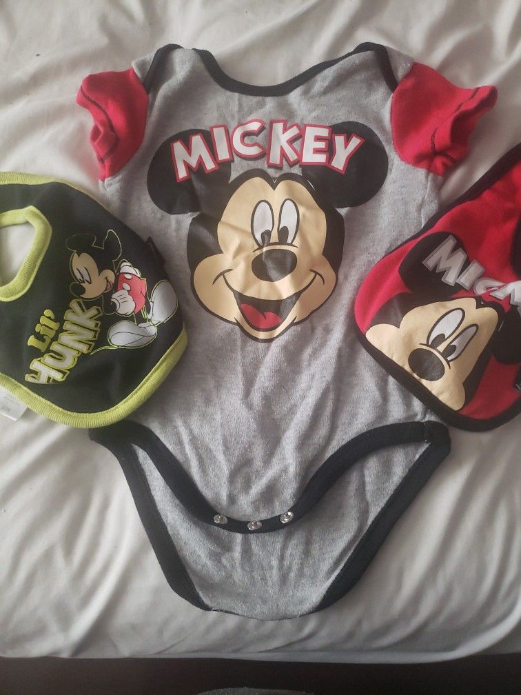 2  Mickey Mouse Bibs And Onesie 6-9 Mths