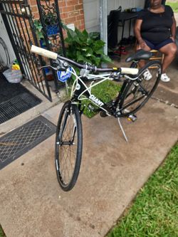 Giant 27 inch bike