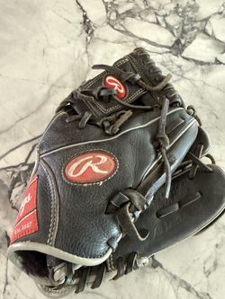 Youth Rawlings 10.5 infield glove