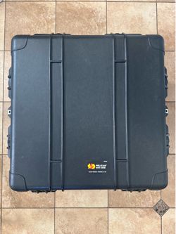 Pelican 1640 Protector Rolling Hard Case w/ Foam