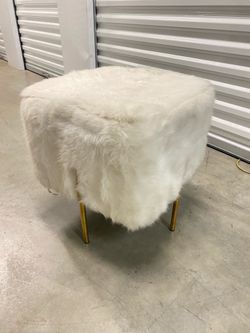 Faux fur ottoman