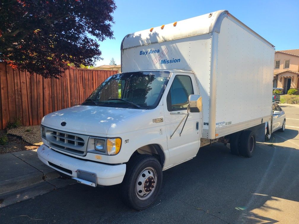 1999 Ford E-350