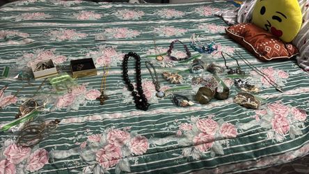 Fantasy jewelry
