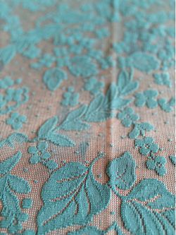 Hunter green table lace