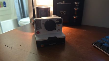 Polaroid Throwback Camera