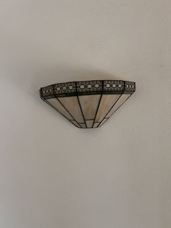Wall Light Features