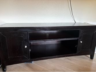 Entertainment center