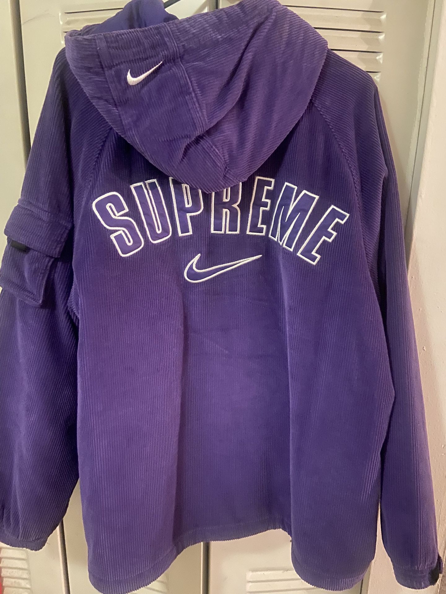 Nike x Supreme Arc Corduroy Hooded Jacket Size large NEW WITH TAGS