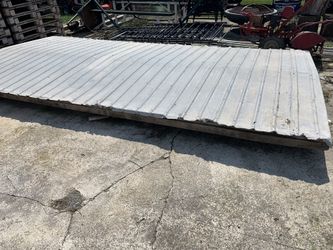 Corn wagon roof