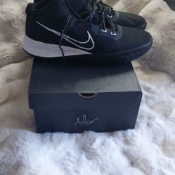 Kyries Excellent Condition