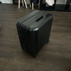 Suitcase - Hardshell