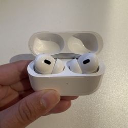 AirPods Pro (2nd gen) with MagSafe Case (USB‑C) and original box - White