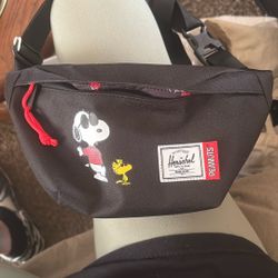 Peanuts x Herschel Fanny Pack 