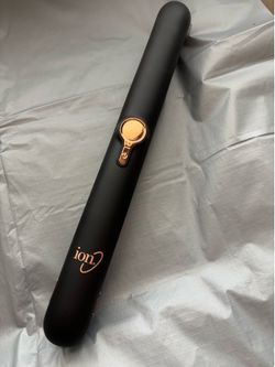 Wireless straightener