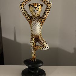 CHEETAH ANIMAL STATUE!