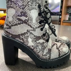 Womens Combat Boots 