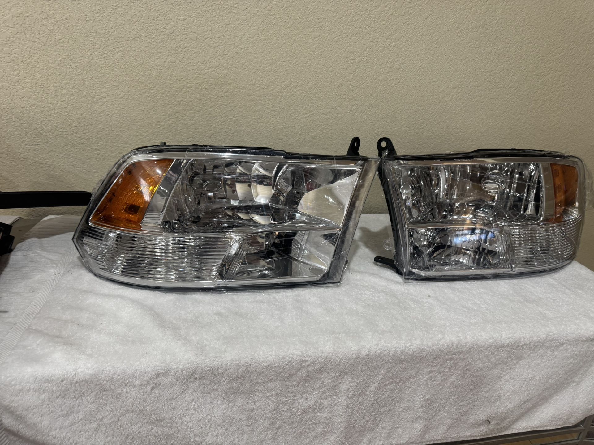 2013-2018 dodge ram headlights