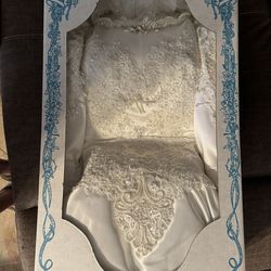 Wedding Gown and Veil - Excellent Condition!
