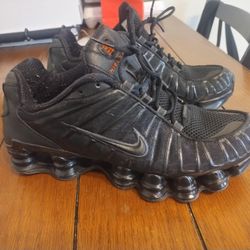 men's 8.5 Nike Shox TL 