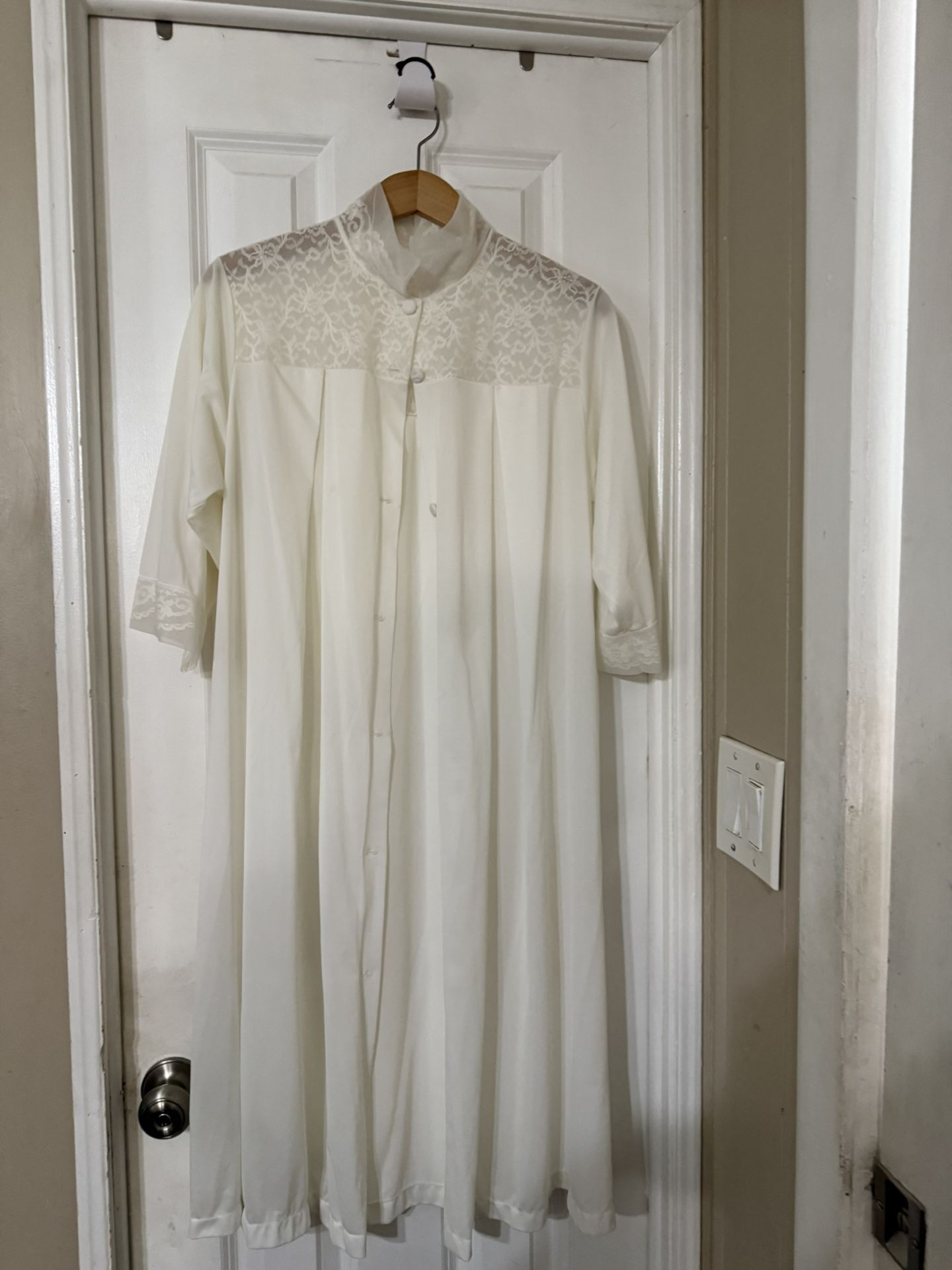 Vintage Henson Knickernick Nightgown