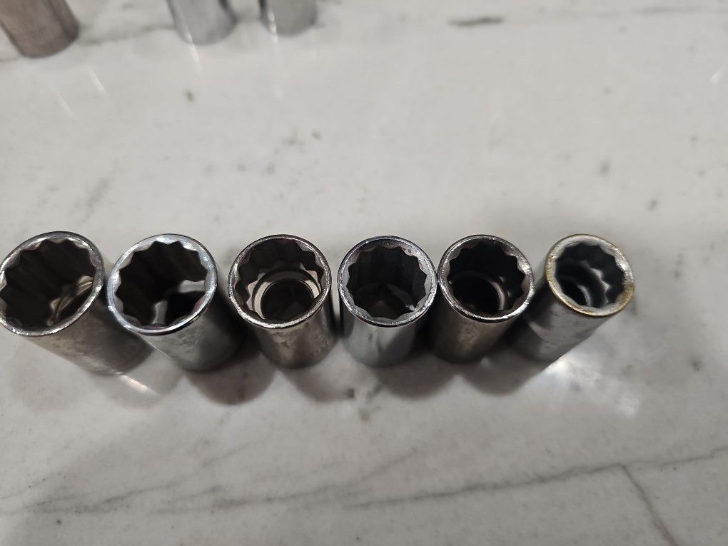 Craftsman Metric Socket Set 1/2" Drive 12 Point 14mm 19mm for Sale in Chula Vista, CA OfferUp