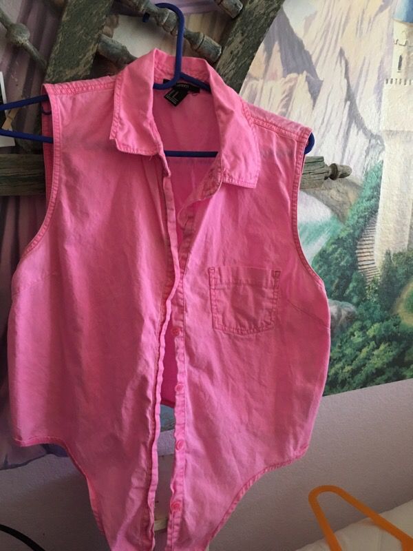 Forever 21 neon pink shirt size M for Sale in Palmdale, CA - OfferUp