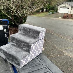 Pet Dog Cat Kitty Stairs Lightweight Hard Foam Steps 16” High House Home Couch Bed like New