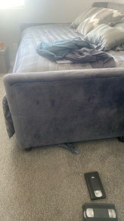 Full size daybed (tufted)trundle